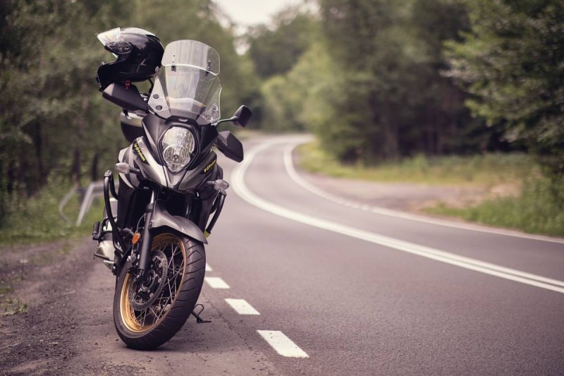 ¿Son legales los intercomunicadores de moto en España?